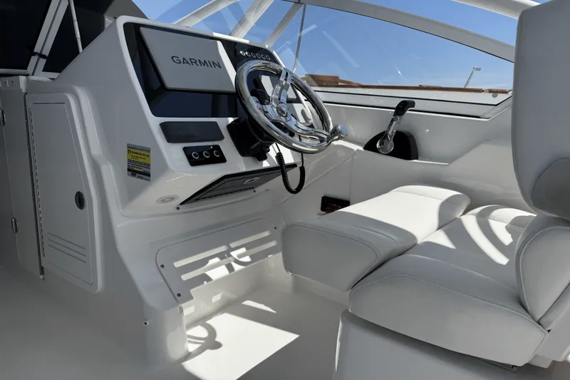 Slide: The Image of EdgeWater 248 CX 2021 - 5