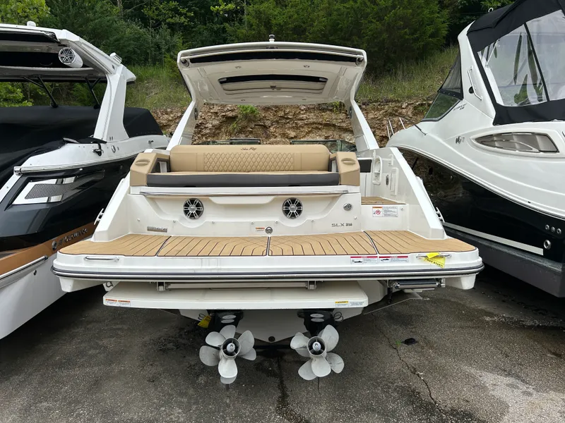 Slide: The Image of Sea Ray 310 SLX 2024 - 14