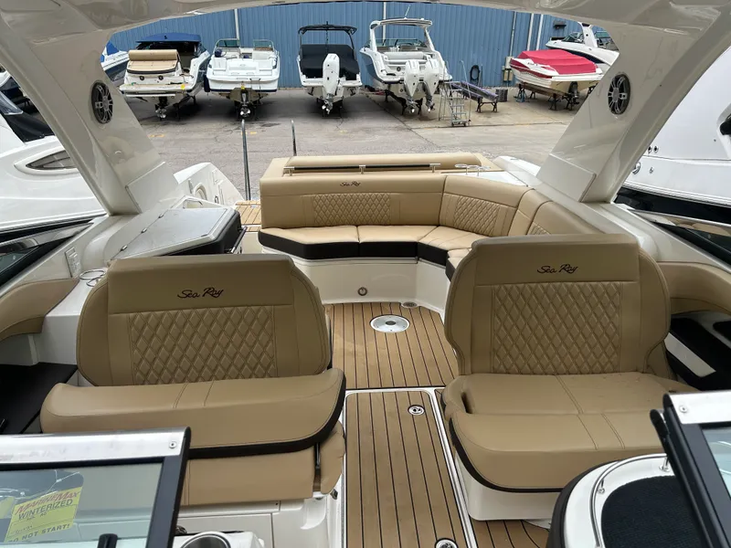 Slide: The Image of Sea Ray 310 SLX 2024 - 8