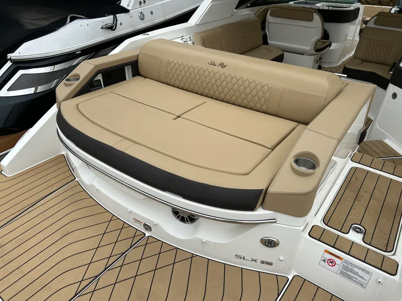 Slide: The Image of Sea Ray 310 SLX 2024 - 11