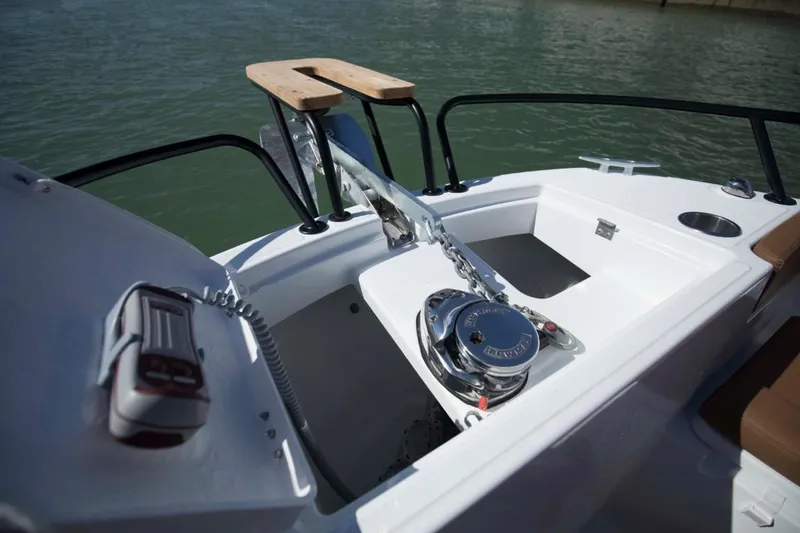 Slide: The Image of 2024 Beneteau Flyer 8 SPACEdeck anchor system and deck details. - 6