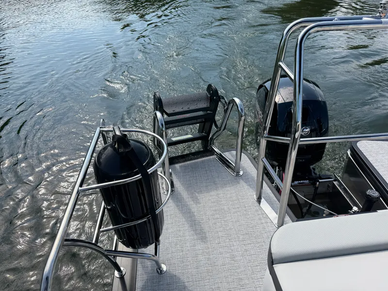Slide: The Image of Harris Cruiser 210 2026 - 20