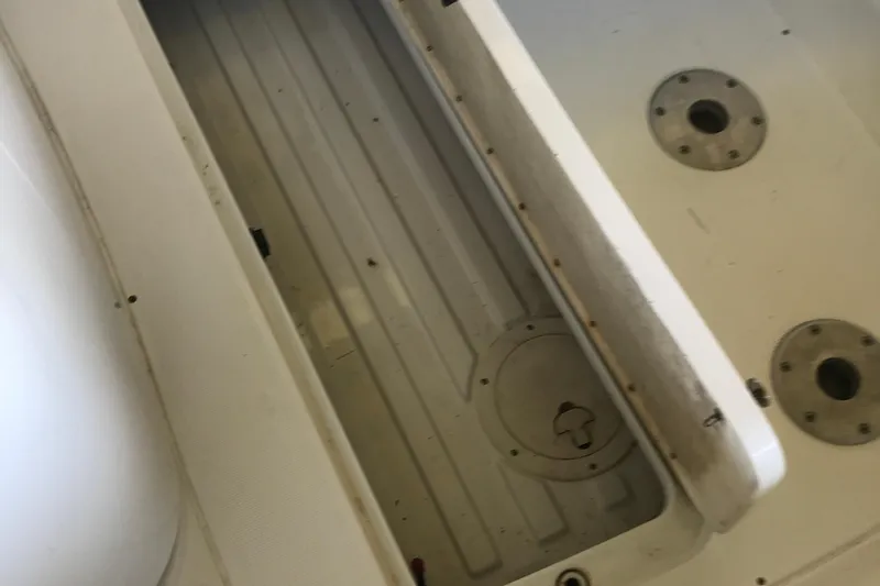 Slide: The Image of 2005 Formula 28 Sun Sport Garmin GPS - 15