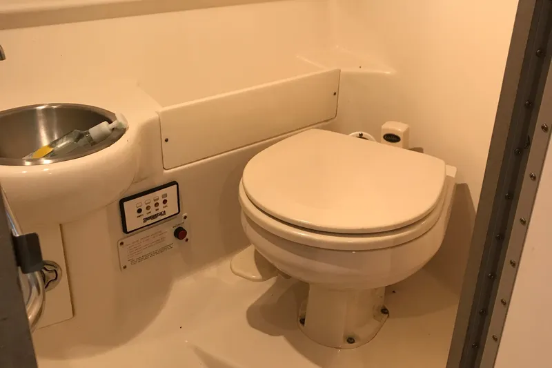 Slide: The Image of Storage under starboard seating - 22