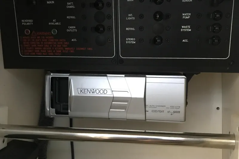 Slide: The Image of Engine hatch lifts hydraulically - 35