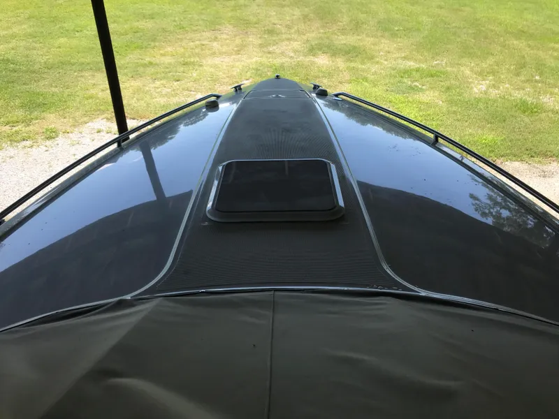 Slide: The Image of 2005 Formula 28 Sun Sport Starboard Side Profile on Trailer - 7