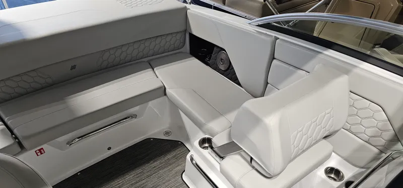 Slide: The Image of Four Winns H1 - FREEDOM 2026 - 11