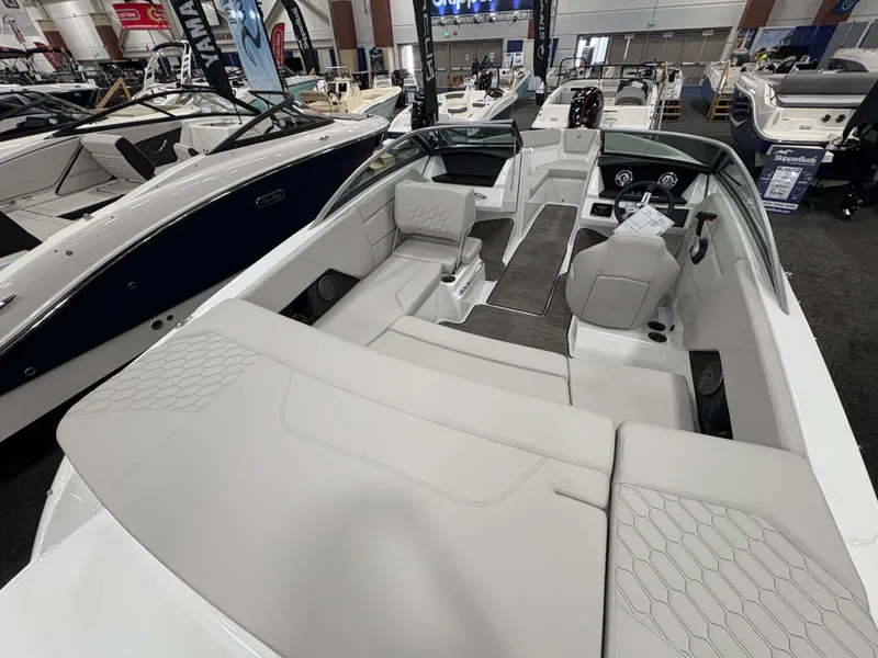 Slide: The Image of Four Winns H1 - FREEDOM 2026 - 15