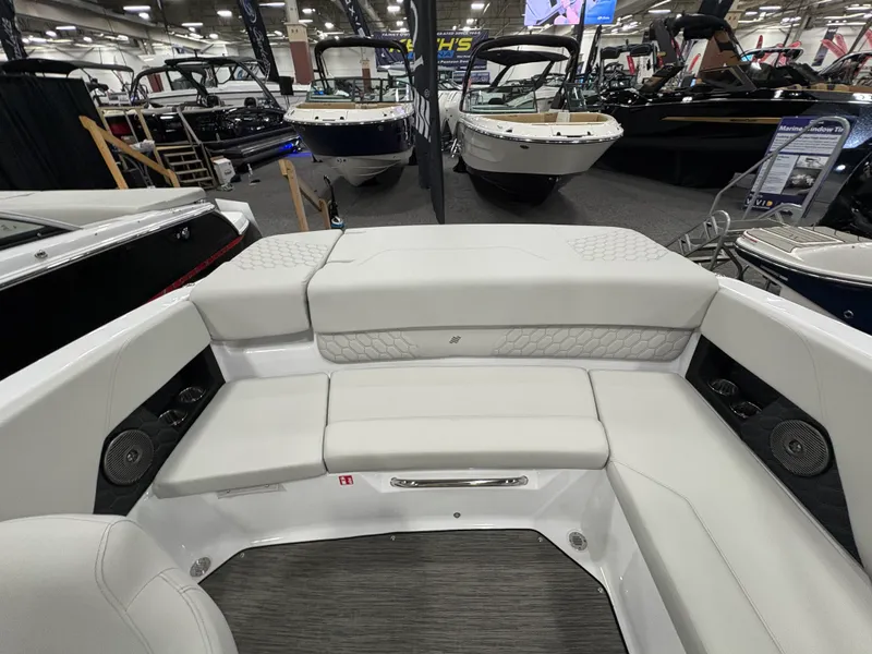 Slide: The Image of Four Winns H1 - FREEDOM 2026 - 16