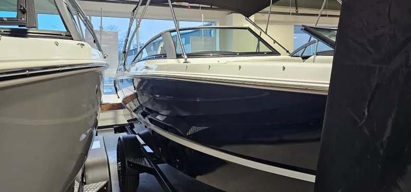 Slide: The Image of Four Winns H1 - FREEDOM 2026 - 2