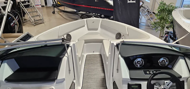 Slide: The Image of Four Winns H1 - FREEDOM 2026 - 3