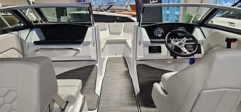 Slide: The Image of Four Winns H1 - FREEDOM 2026 - 4