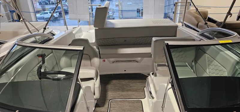 Slide: The Image of Four Winns H1 - FREEDOM 2026 - 5