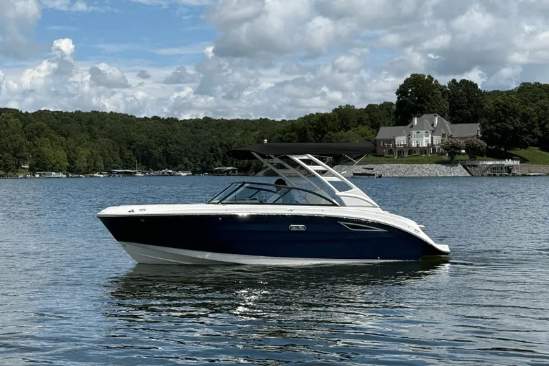 Slide: The Image of Sea Ray SDX 230 2026 - 1
