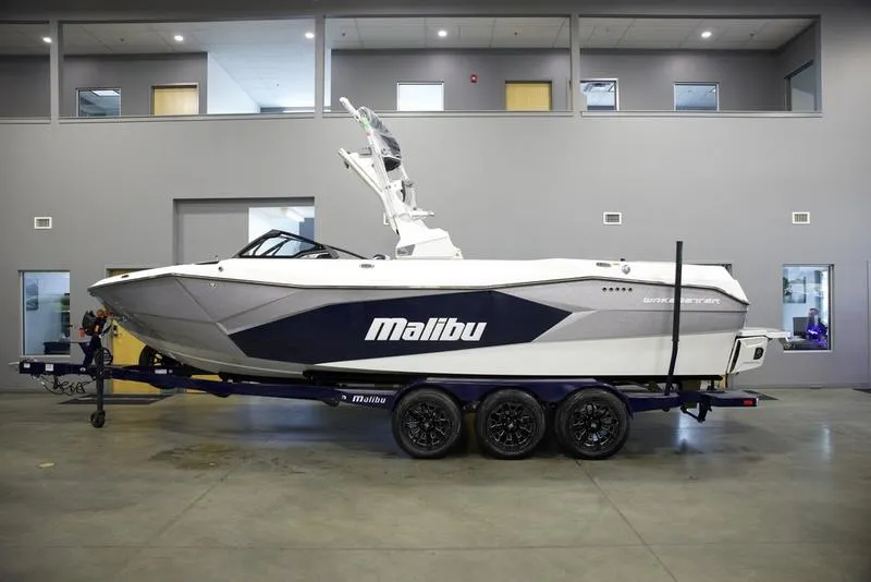The Image of Malibu 26 LSV 2025 - 0