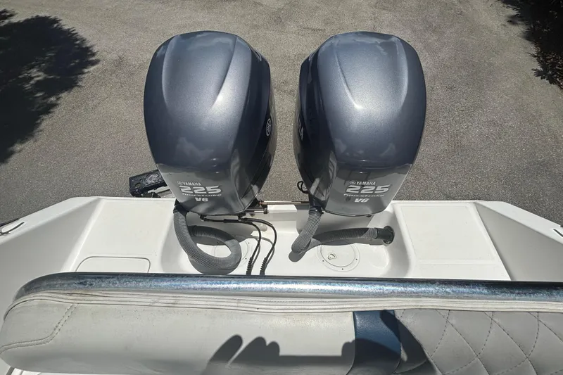 Slide: The Image of Cobia 312 Sport Cabin 2003 - 27