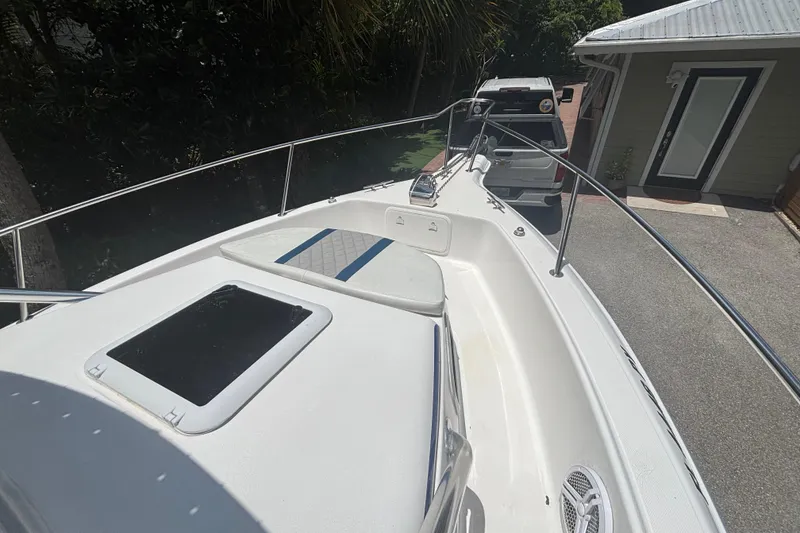 Slide: The Image of Cobia 312 Sport Cabin 2003 - 15