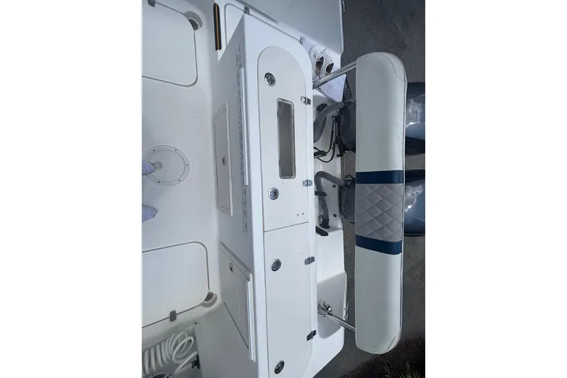Slide: The Image of Cobia 312 Sport Cabin 2003 - 35