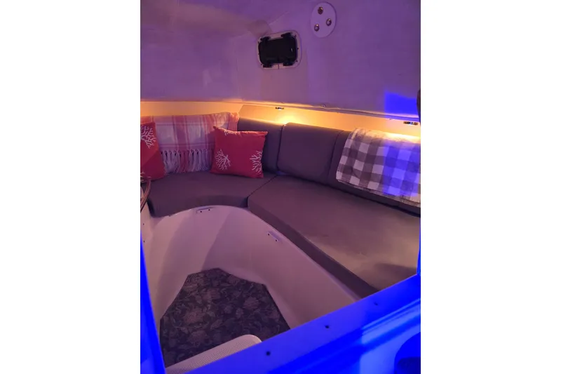 Slide: The Image of Cobia 312 Sport Cabin 2003 - 46