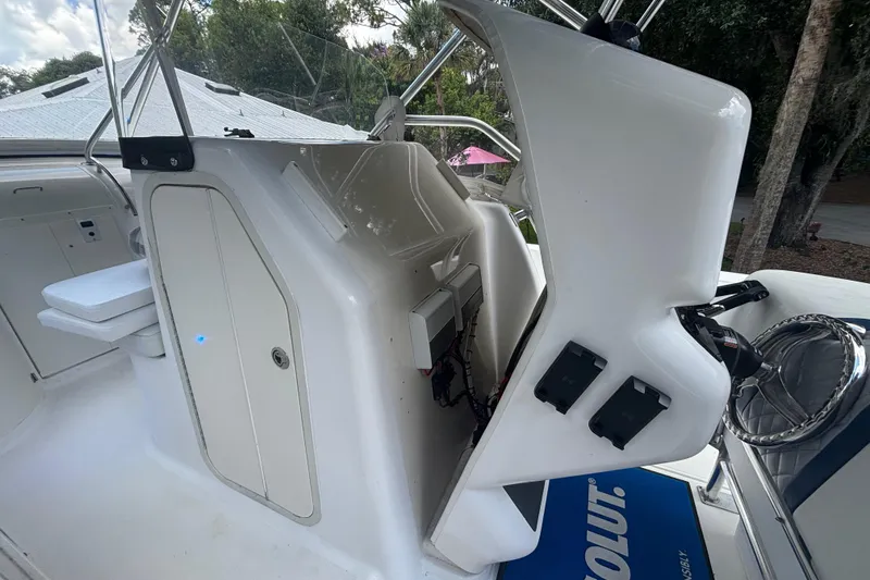 Slide: The Image of Cobia 312 Sport Cabin 2003 - 40