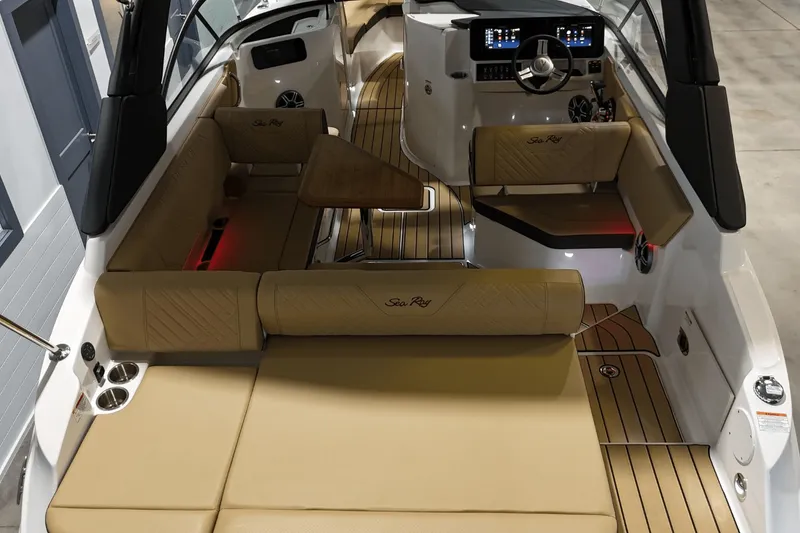 Slide: The Image of Sea Ray SDX 230 2026 - 10