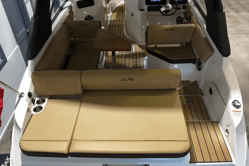 Slide: The Image of Sea Ray SDX 230 2026 - 11