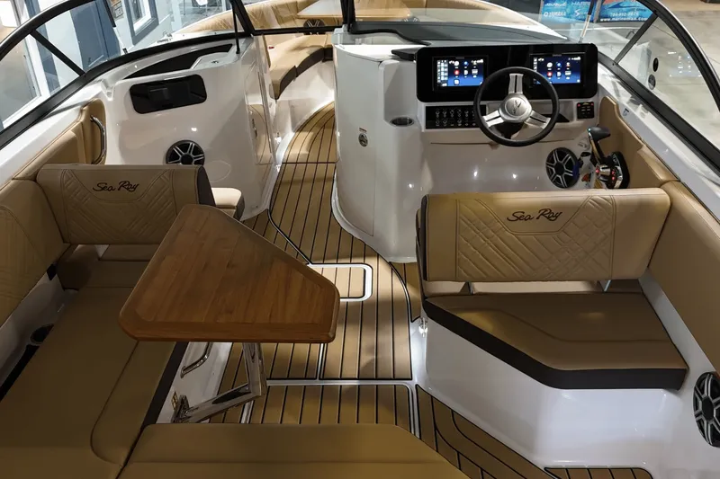 Slide: The Image of Sea Ray SDX 230 2026 - 19