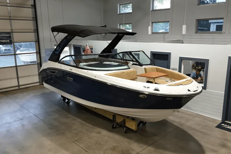 Slide: The Image of Sea Ray SDX 230 2026 - 4