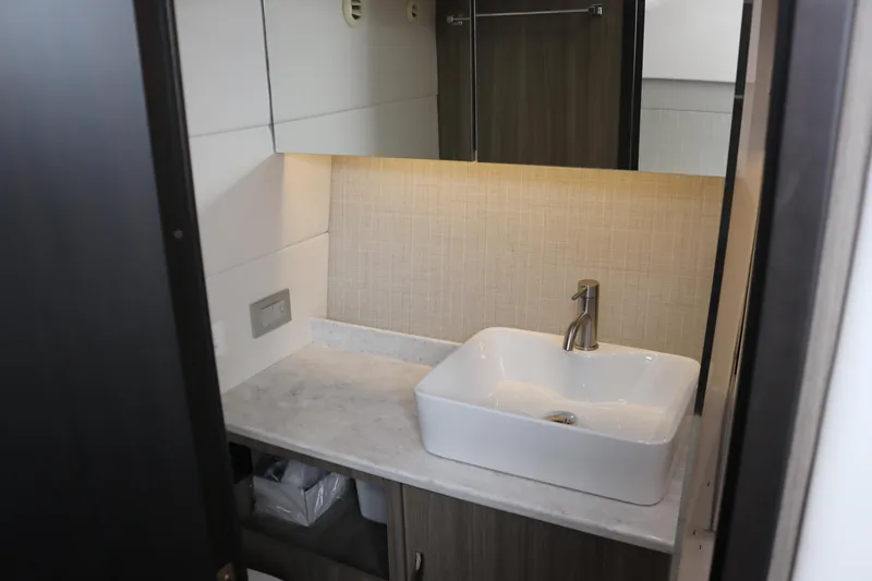 Slide: The Image of Regal 38 SAV 2023 - 55