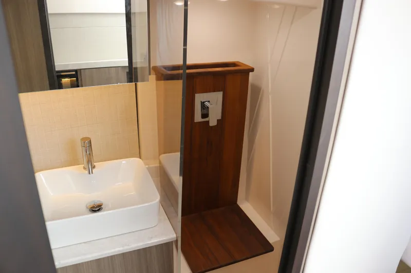 Slide: The Image of Regal 38 SAV 2023 - 58