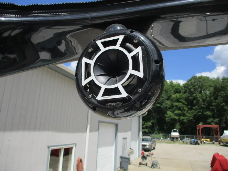 Slide: The Image of Speaker on a 2013 Regal 24 FasDeck RX boat, outdoor setting. - 21