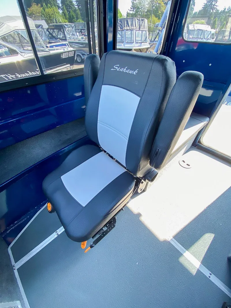 Slide: The Image of North River 24' Seahawk 2026 - 14