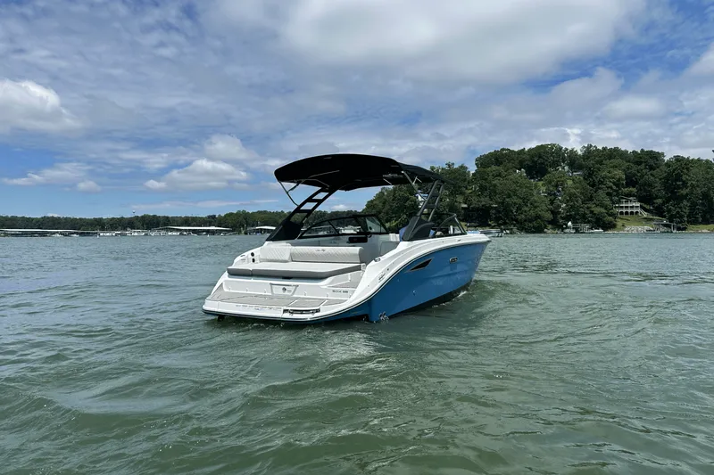 Slide: The Image of Sea Ray SDX 230 2026 - 5