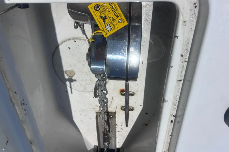 Slide: The Image of Sea Hunt Ultra 275SE 2022 - 25