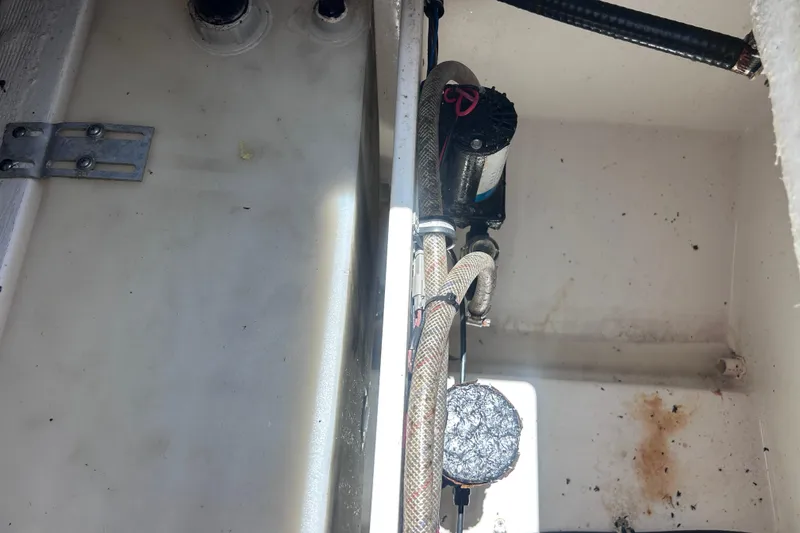 Slide: The Image of Sea Hunt Ultra 275SE 2022 - 39