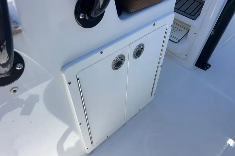 Slide: The Image of Sea Hunt Ultra 275SE 2022 - 15