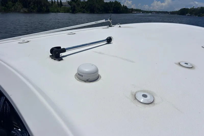 Slide: The Image of Sea Hunt Ultra 275SE 2022 - 23