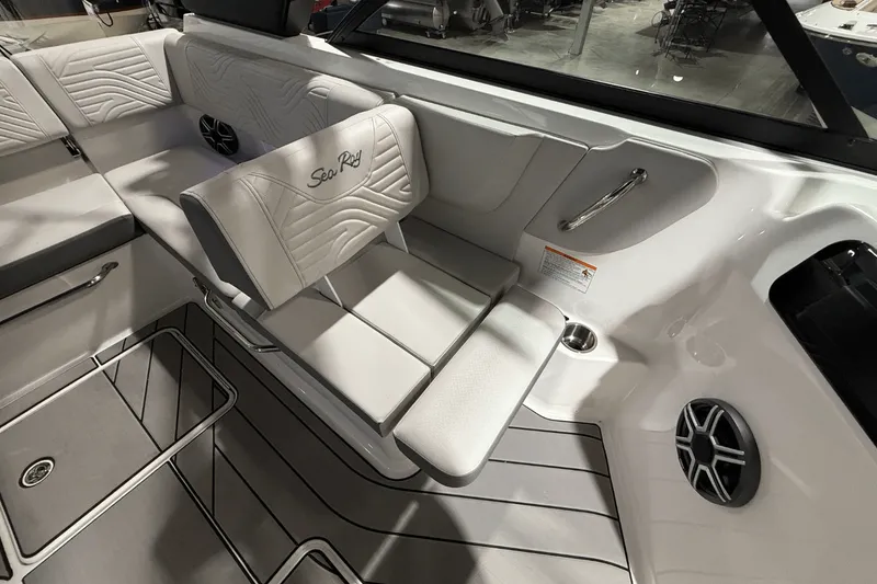 Slide: The Image of Sea Ray SDX 230 Surf 2026 - 13