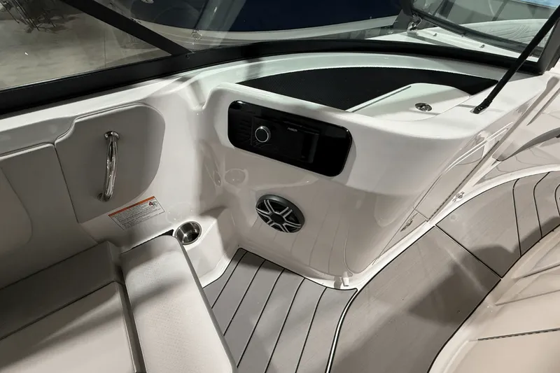 Slide: The Image of Sea Ray SDX 230 Surf 2026 - 14