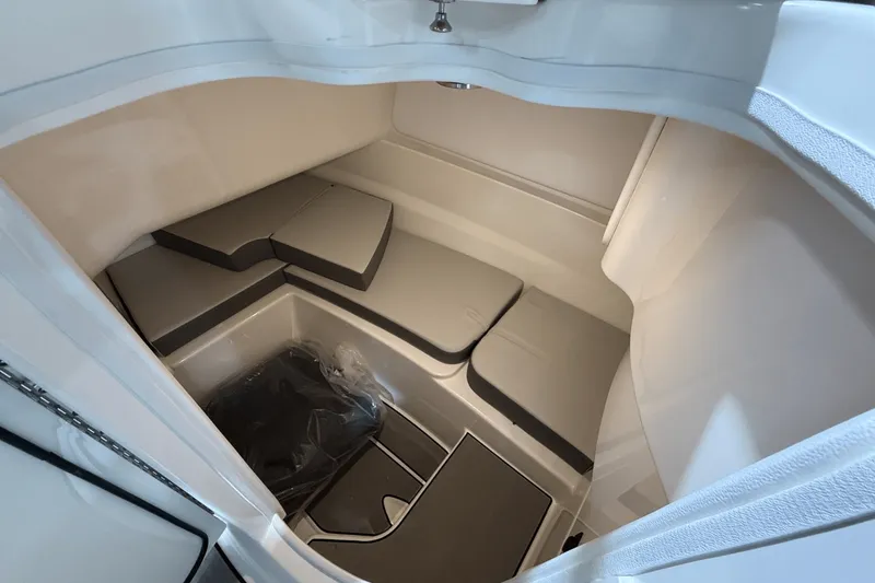 Slide: The Image of Sea Ray SDX 230 Surf 2026 - 16