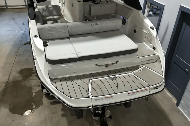 Slide: The Image of Sea Ray SDX 230 Surf 2026 - 6
