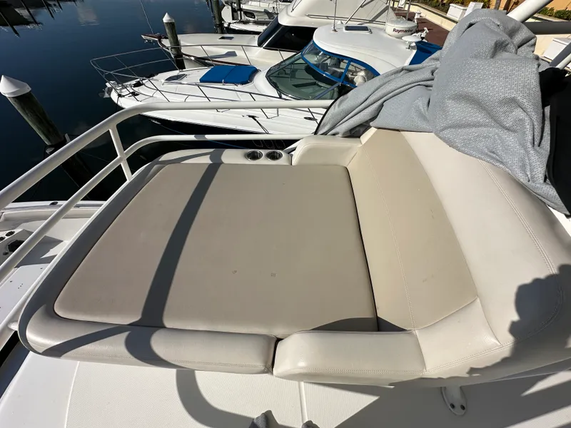 Slide: The Image of Boston Whaler 420 OUTRAGE 2020 - 24