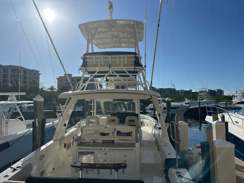 Slide: The Image of Boston Whaler 420 OUTRAGE 2020 - 3