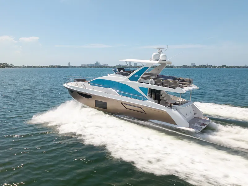 Slide: The Image of Azimut 60 Flybridge 2018 - 16