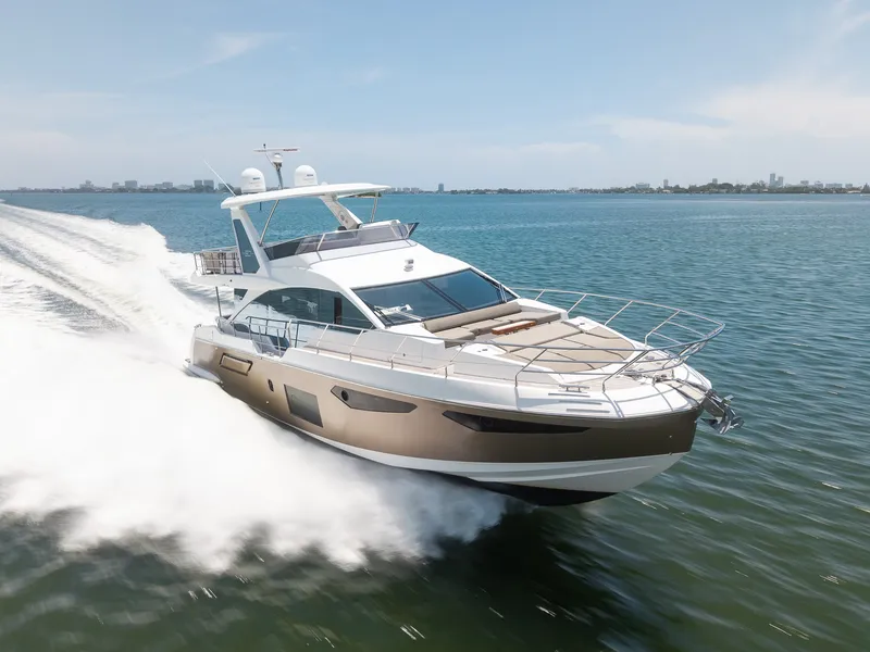 Slide: The Image of Azimut 60 Flybridge 2018 - 10