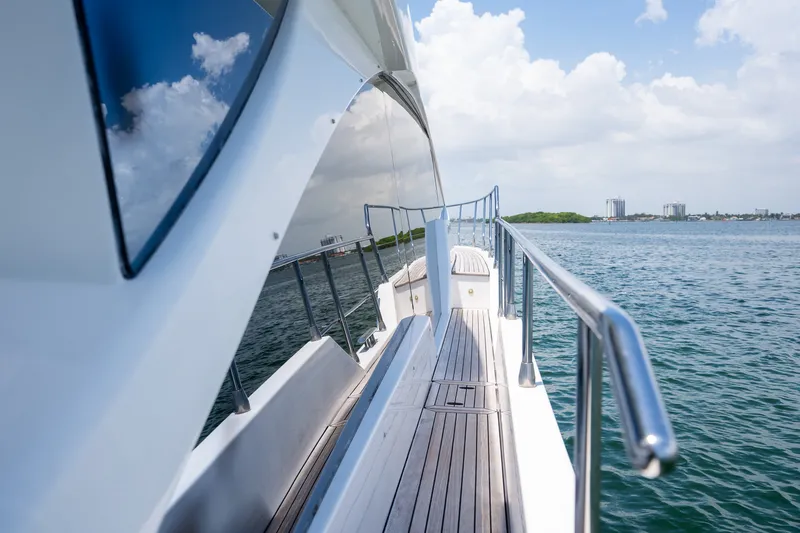 Slide: The Image of Azimut 60 Flybridge 2018 - 31