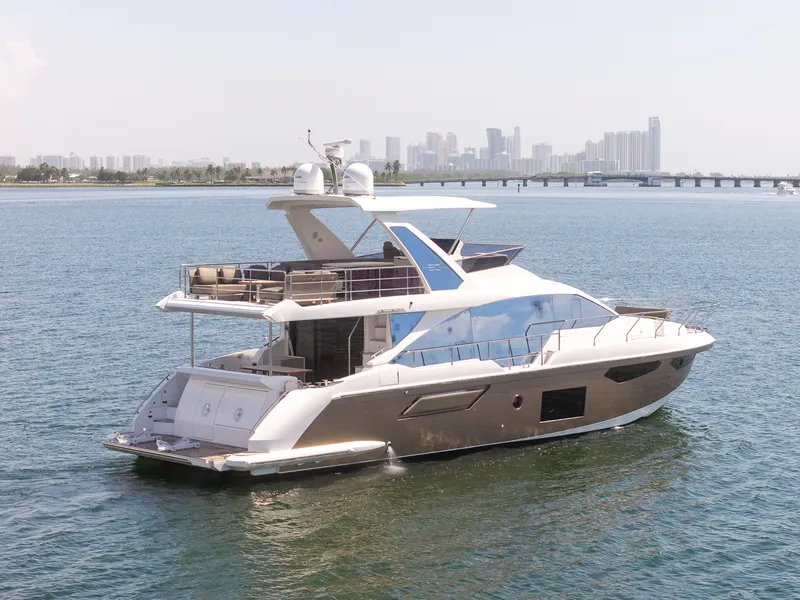 Slide: The Image of Azimut 60 Flybridge 2018 - 9