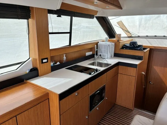 Slide: The Image of Bavaria 420 VITRESS FLY 2017 - 12