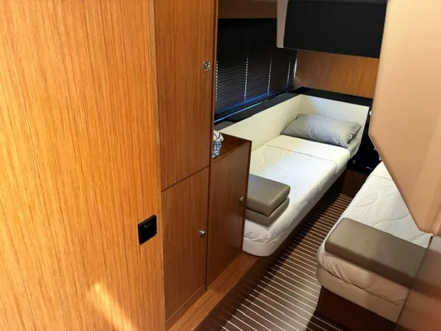Slide: The Image of Bavaria 420 VITRESS FLY 2017 - 45