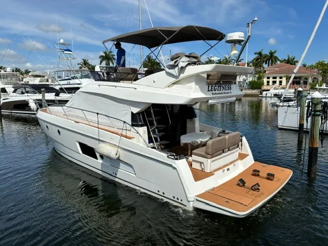 Slide: The Image of Bavaria 420 VITRESS FLY 2017 - 2